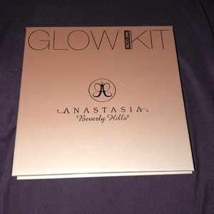 ‼️SALE‼️That Glow Highlight Palette